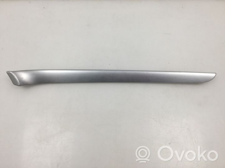 Audi A4 S4 B7 8E 8H Barra di rivestimento della portiera anteriore 8E0867410