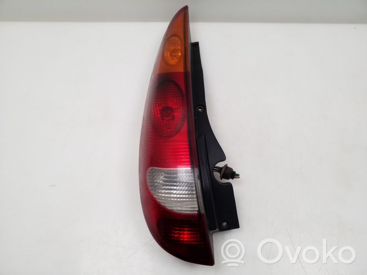 Nissan Almera Tino Lampa tylna 26555BU200