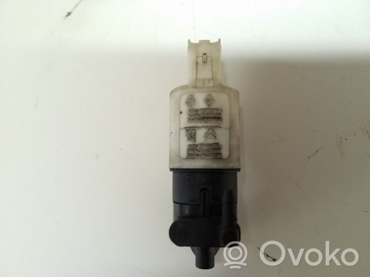 Opel Vivaro Tuulilasi tuulilasinpesimen pumppu 8200067015