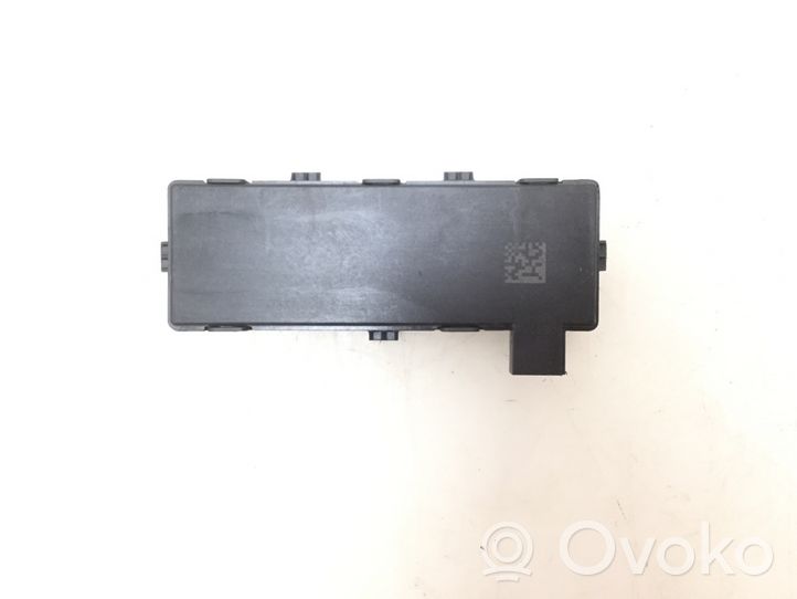 Opel Insignia A Oven keskuslukituksen ohjausyksikön moduuli F00HJ00471