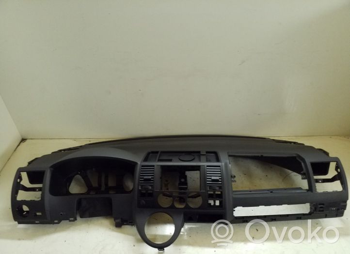 Volkswagen Transporter - Caravelle T5 Dashboard 7H1857059