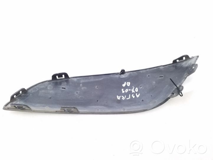 Opel Astra H Grille inférieure de pare-chocs avant 13225763