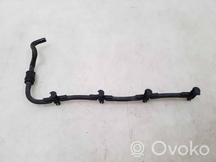 Audi A4 S4 B8 8K Fuel return line/hose 2136300