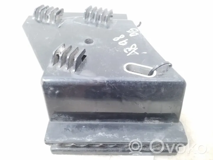 Audi A8 S8 D2 4D Support de pare-chocs arrière 4D0807572