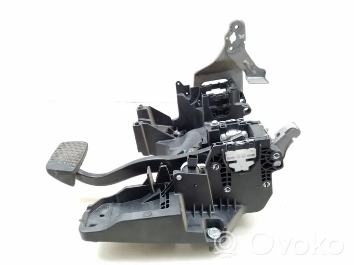 Opel Insignia A Brake pedal 13219223