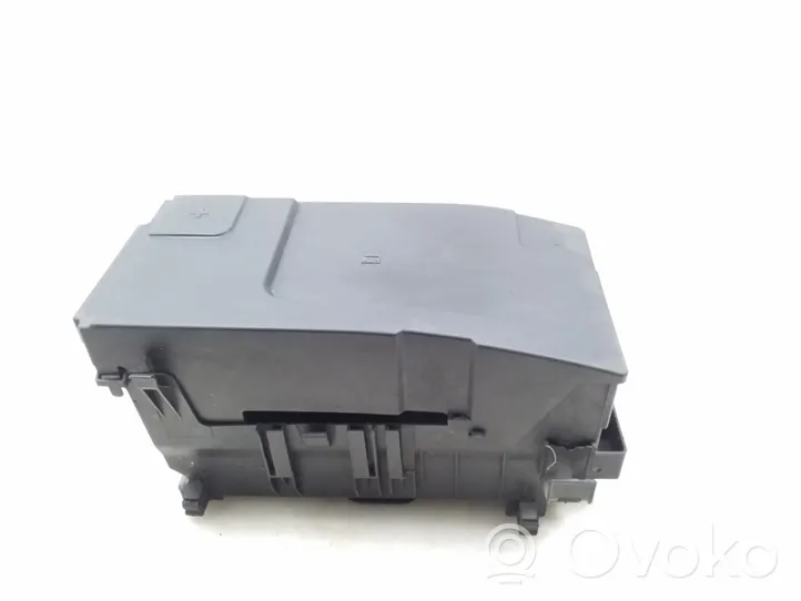 Opel Insignia A Battery box tray cover/lid 