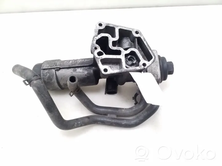 Audi A4 S4 B7 8E 8H Supporto di montaggio del filtro dell’olio 038115389C