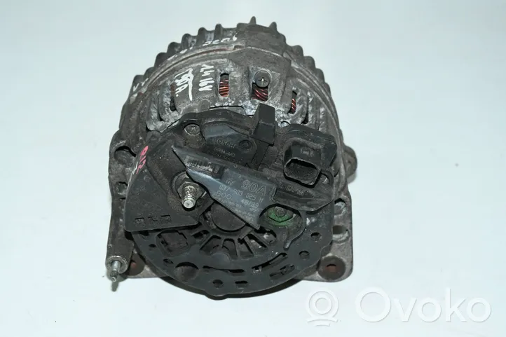 Volkswagen Polo Generatore/alternatore 037903025M