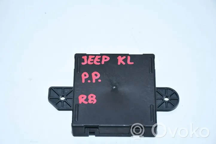 Jeep Cherokee Unité de commande module de porte 68111322AG