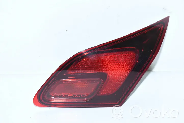 Opel Astra J Luci posteriori del portellone del bagagliaio 