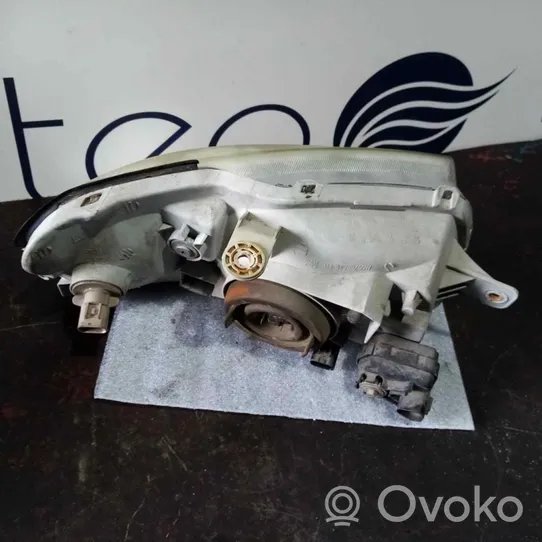 Hyundai Accent Phare frontale 9211025533