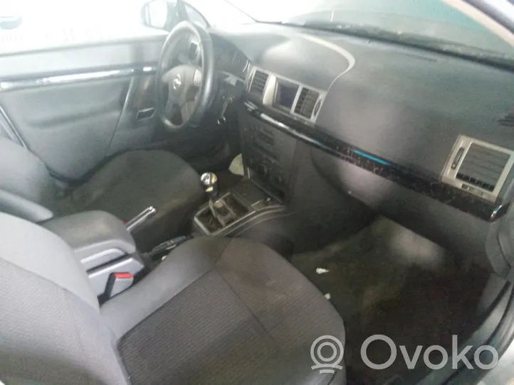 Opel Signum Etuoven verhoilu 