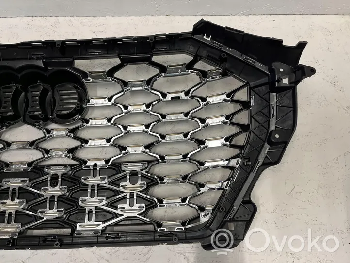 Audi Q3 F3 Grotelės priekinės 83F853651B