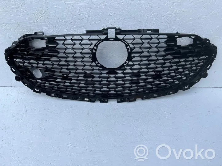 Mazda 3 III Grille calandre supérieure de pare-chocs avant K3006