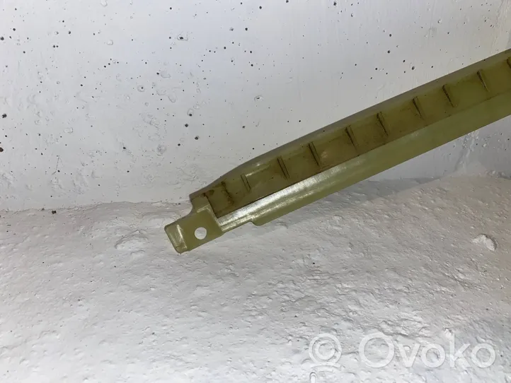 Audi A4 S4 B9 Rail de pare-brise de porte arrière 8W0839067