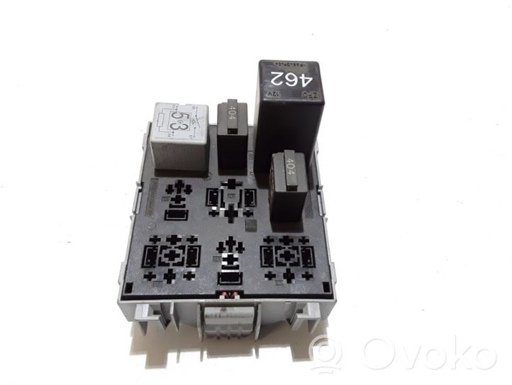 Porsche Cayenne (9PA) Relay mounting block 7L0937503A