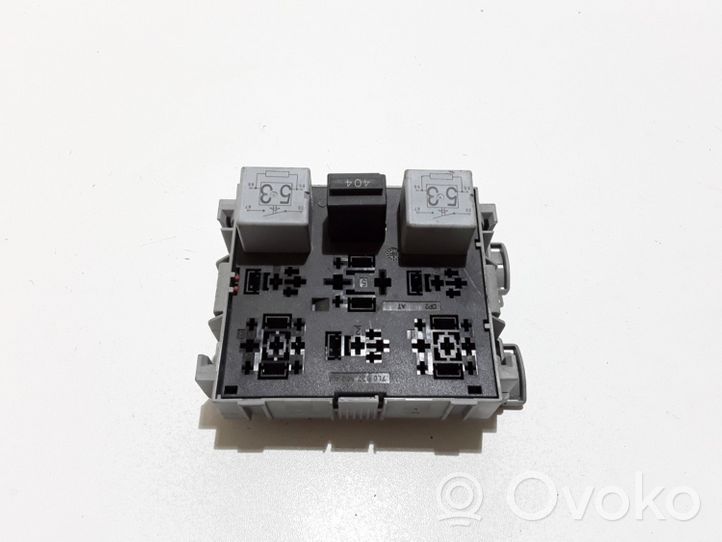 Porsche Cayenne (9PA) Relay mounting block 7L0937503A