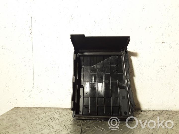 Audi TT TTS Mk2 Fuse box cover 1K0937132F