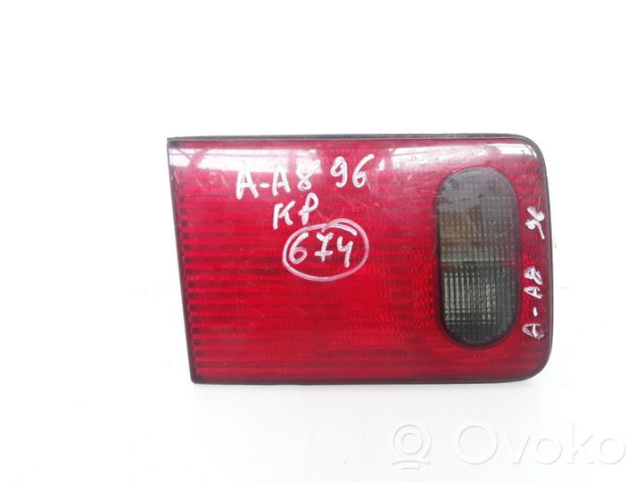 Audi A8 S8 D2 4D Lampy tylnej klapy bagażnika 4D0945093