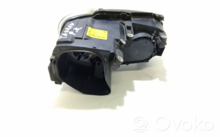 Volkswagen Touran I Lampa przednia 1T0941005S