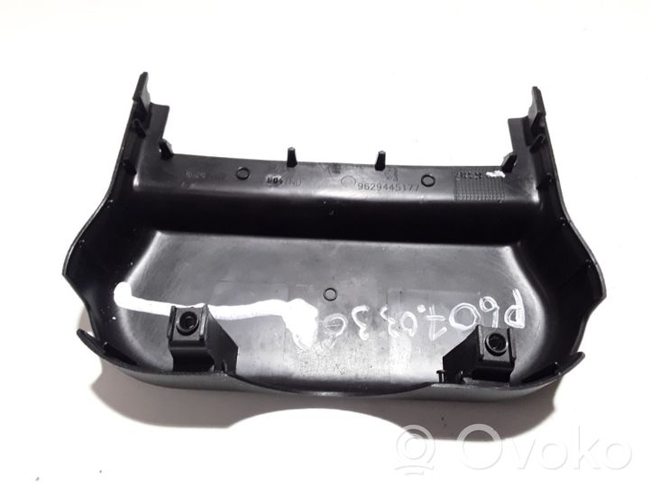 Peugeot 607 Garniture de colonne de volant 9629445177