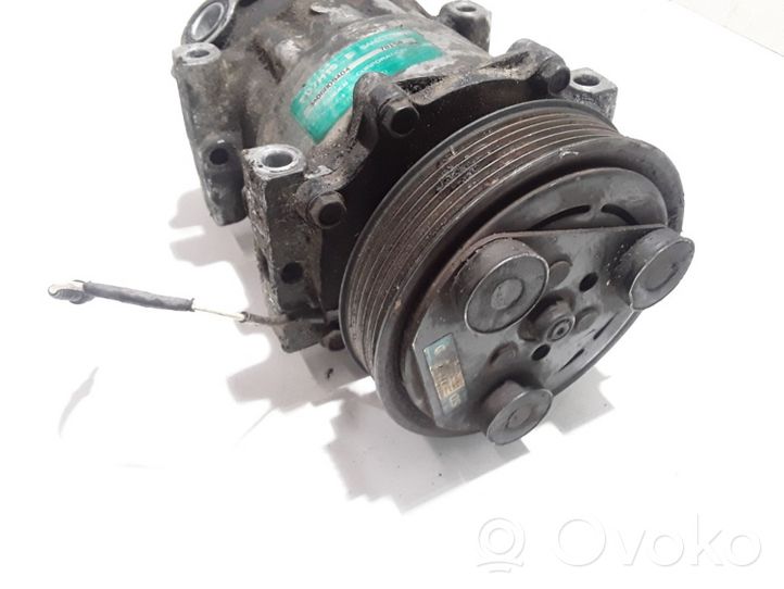 Renault Laguna I Ilmastointilaitteen kompressorin pumppu (A/C) 3406809404