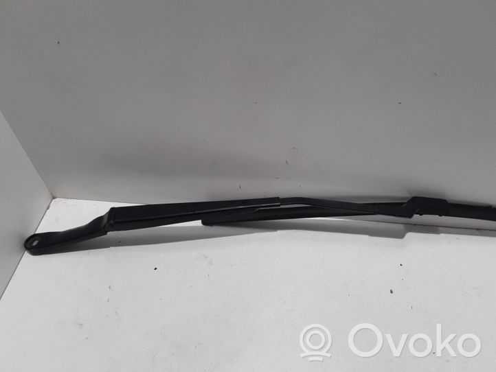 Opel Astra J Windshield/front glass wiper blade 13289889