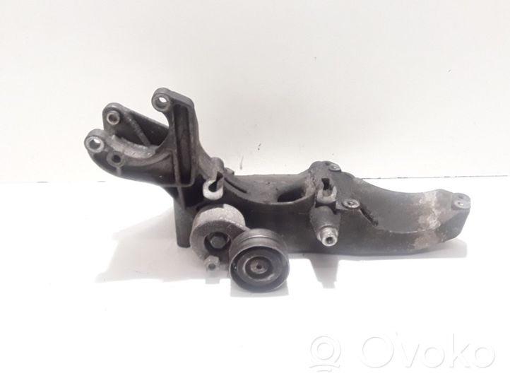 Volvo S40, V40 Support de générateur / alternateur 8200183234