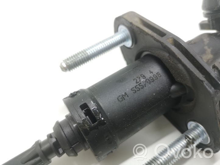 Opel Insignia A Clutch slave cylinder 55579998