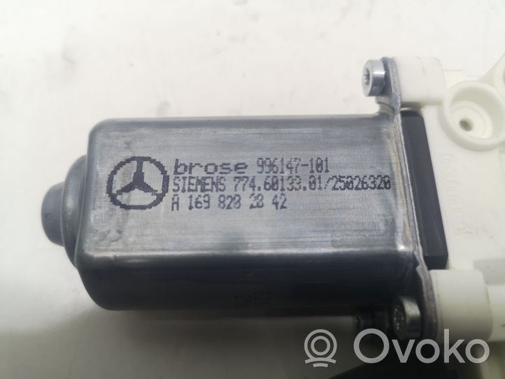 Mercedes-Benz A W169 Galinis varikliukas langų pakėlėjo A1698202042