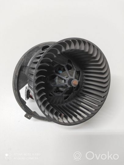 Volkswagen PASSAT CC Heater fan/blower F997167J