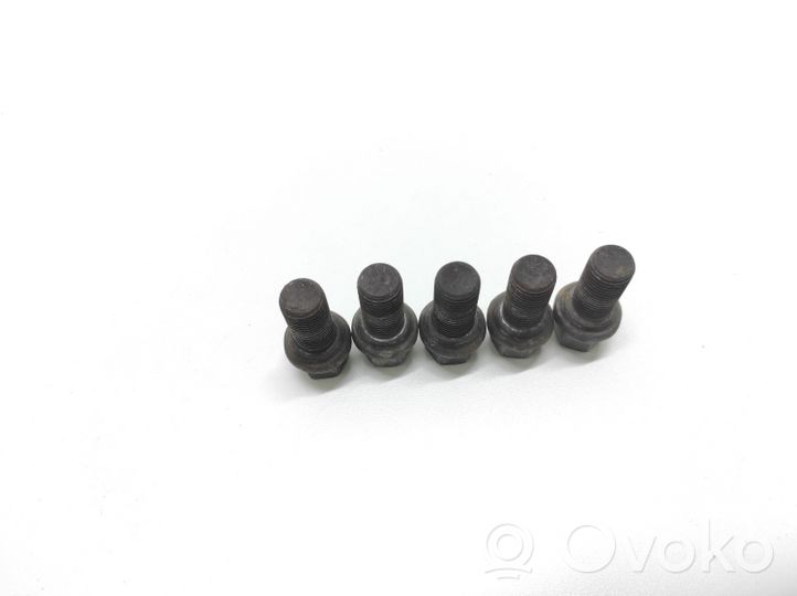 Volkswagen Caddy Nuts/bolts 