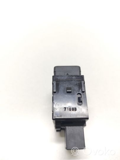 Nissan Tiida C11 Przycisk / Włącznik ESP 71088
