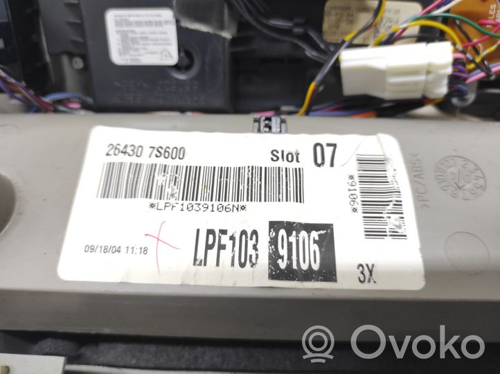 Infiniti QX56 Éclairage lumière plafonnier avant 264307S600