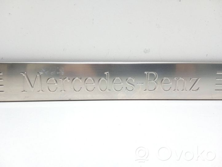 Mercedes-Benz E W212 Sivuhelman etulista A2126860936
