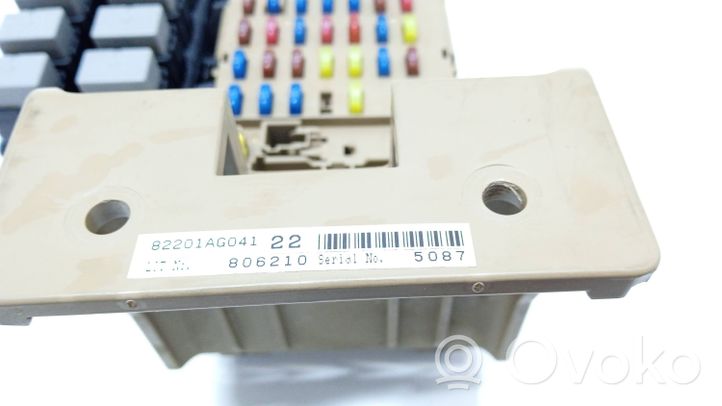 Subaru Legacy Module de fusibles LB101002B