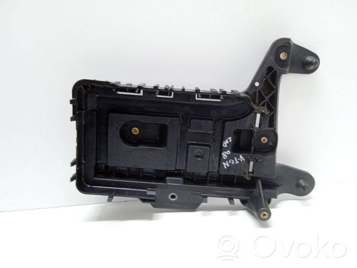 Volkswagen Tiguan Boîte de batterie 1K0915333