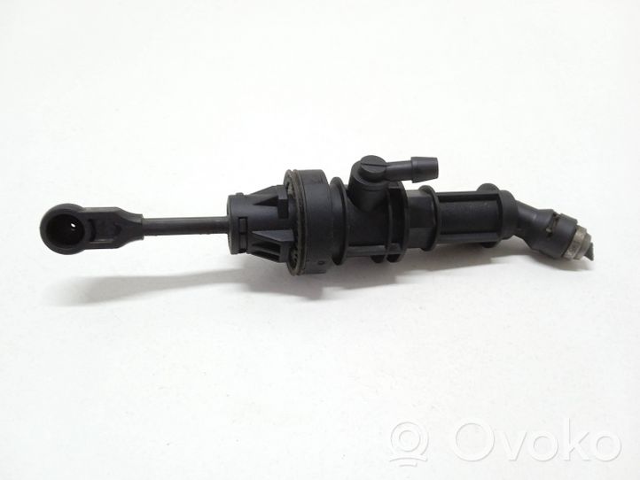 Mitsubishi Outlander Główny cylinder sprzęgła MN100486