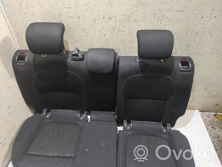 Skoda Fabia Mk3 (NJ) Garnitures, kit cartes de siège intérieur avec porte 