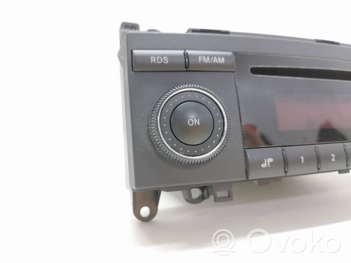 Mercedes-Benz B W245 Unité principale radio / CD / DVD / GPS A1698200386