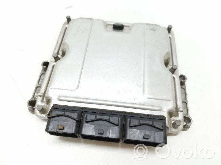 Renault Trafic II (X83) Calculateur moteur ECU 8200119842