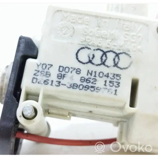 Audi A3 S3 8P Fuel tank cap lock motor 8P4862153