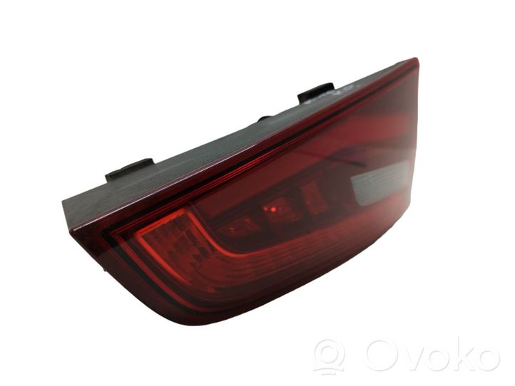 Audi A3 S3 8V Lampy tylnej klapy bagażnika 8V4945093A