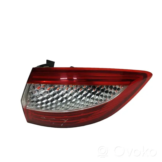 Ford Mondeo MK IV Luci posteriori 7S7113404B