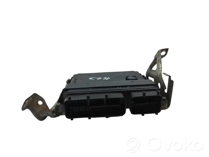 Toyota Verso Variklio valdymo blokas 896610F142