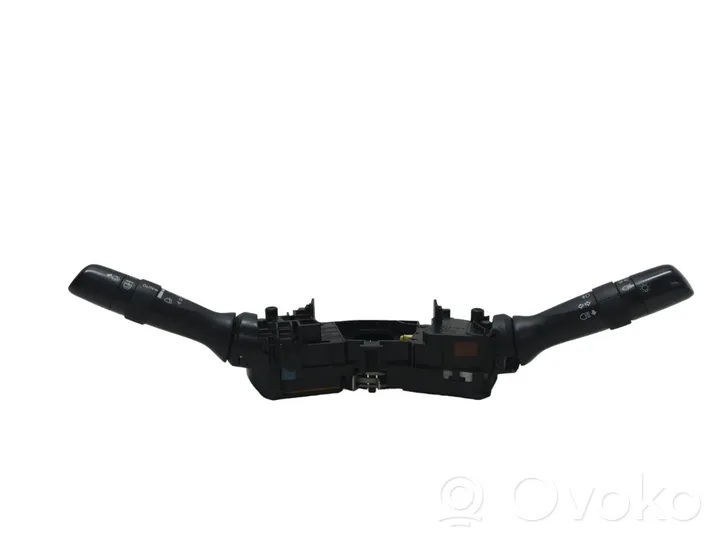 Toyota Avensis T270 Interruptor/palanca de limpiador de luz de giro 17F373