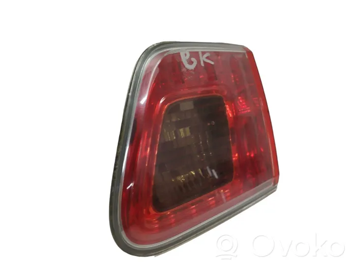 Toyota Avensis T270 Luci posteriori del portellone del bagagliaio 08052