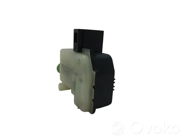 Toyota Avensis T270 Stellmotor Tankdeckel Tankklappe 7703005030