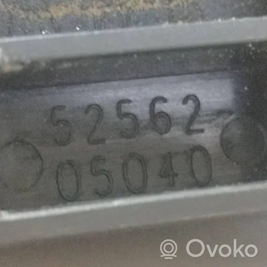 Toyota Avensis T270 Aizmugurējā bufera montāžas kronšteins 5256205040