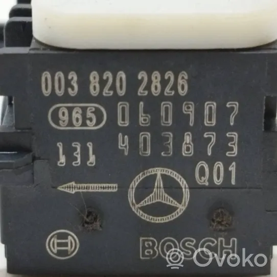 Mercedes-Benz S W221 Czujnik uderzenia Airbag 0038202826